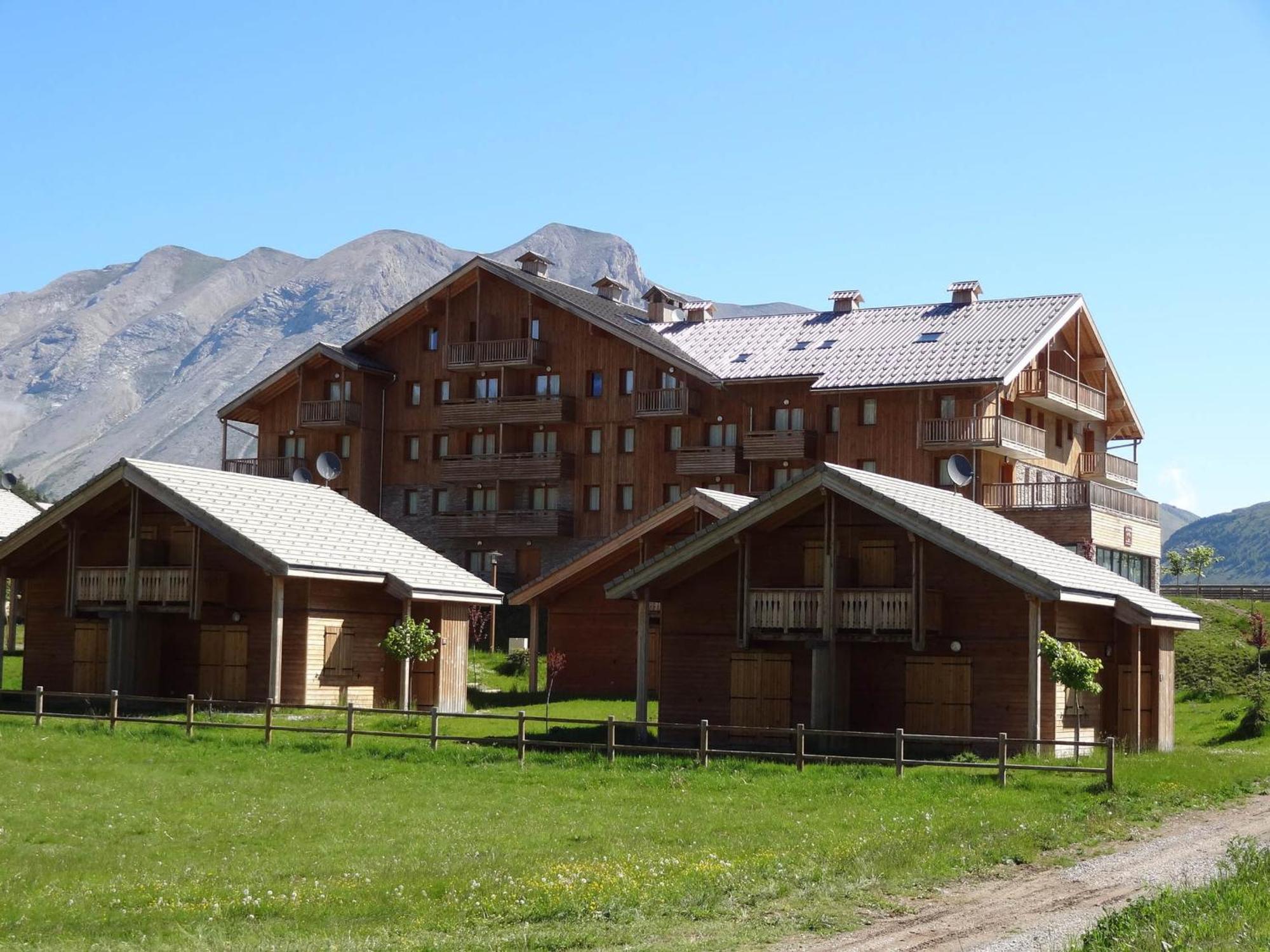 Chalet Mitoyen Duplex Avec Piscine Couverte, A 300M Des Pistes A Superdevoluy - Fr-1-504-491 Villa Exteriör bild